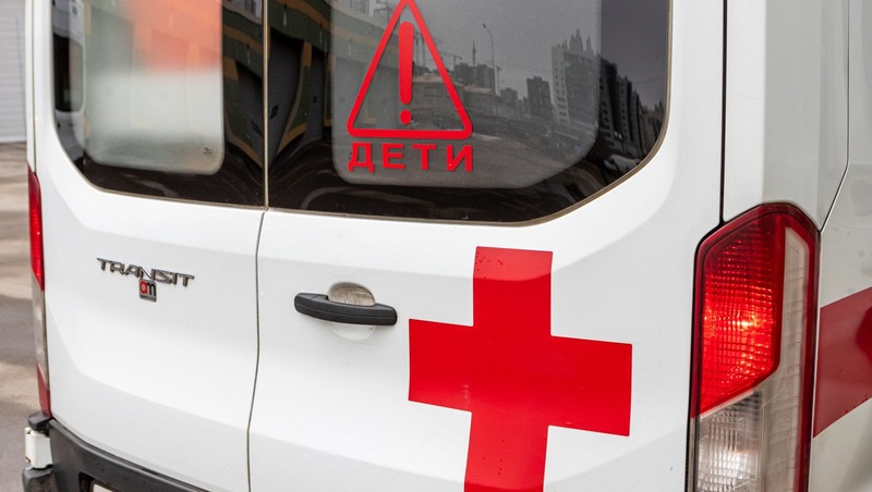 Юный велосипедист попал под колёса автобуса в Петергофе