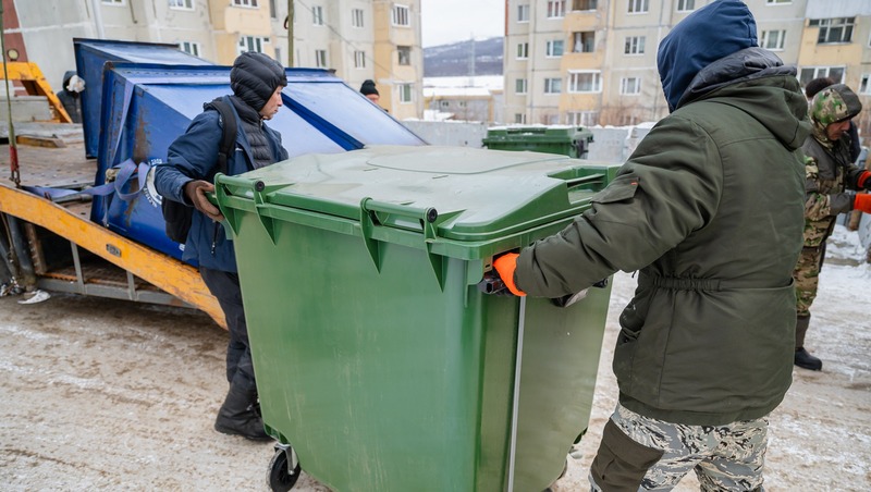 516 новых евроконтейнеров для мусора закуплено для Магадана