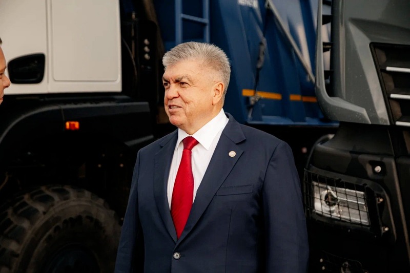 Магдеев поздравил горожан с Днем города и Днем строителя