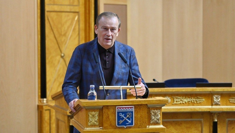 Дрозденко вручил почётные грамоты 24 работникам дорожной сферы Ленобласти