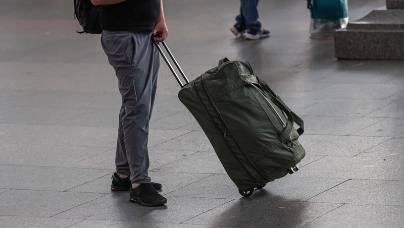 Более 70 млн турпоездок совершили Россияне по стране за 2025 год  кп Мемориальную доску писателю-педагогу Альберту Лиханову открыли в Хабаровске  кп Более 2700 выпускников Хабаровского края написали итоговое сочинение