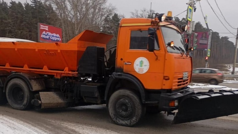 Почти 650 тонн снега вывезли за выходные в Екатеринбурге