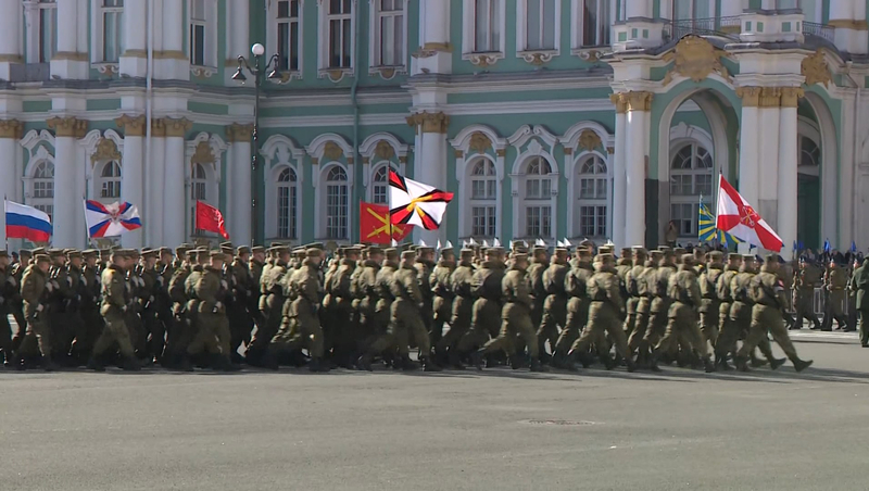 Первая репетиция Парада Победы состоялась на Дворцовой площади в Петербурге