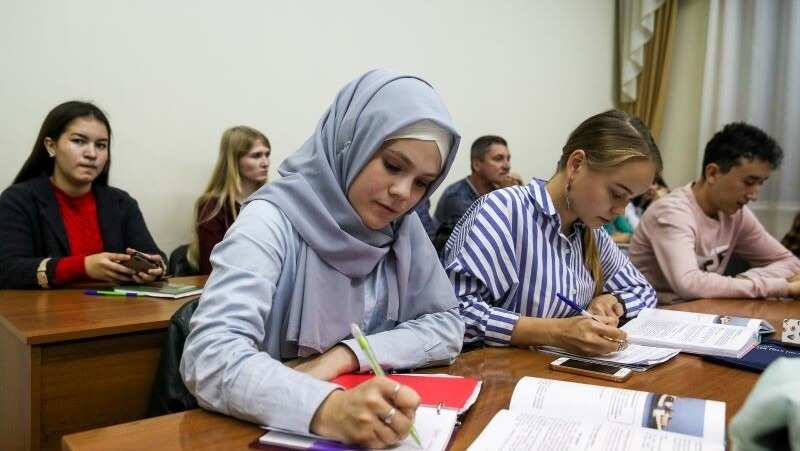 Более 1 тыс. иностранных студентов примут участие в олимпиадах по русскому и татарскому языкам в РТ