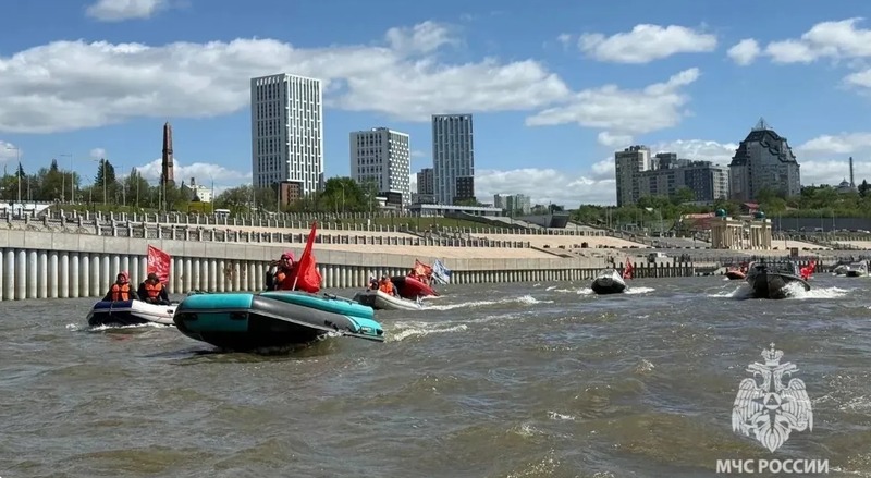 Более 50 судов приняли участие в параде на воде в честь Дня Победы в Уфе