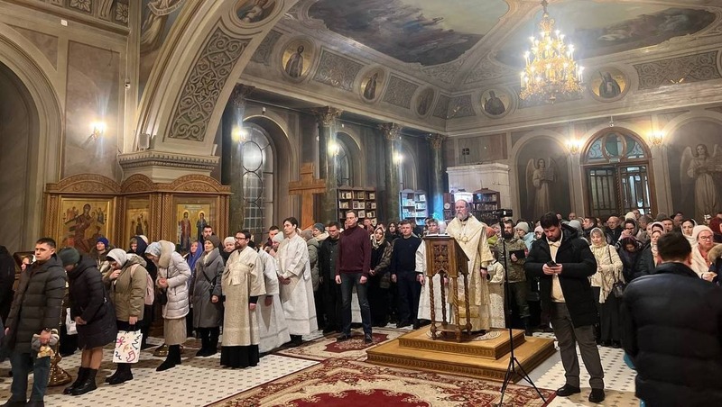 Губернатор Малков посетил рождественскую службу в Рязанском кремле