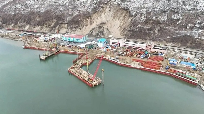 На 95% выполнены гидротехнические работы на стройплощадке Морского туристического центра в Магадане
