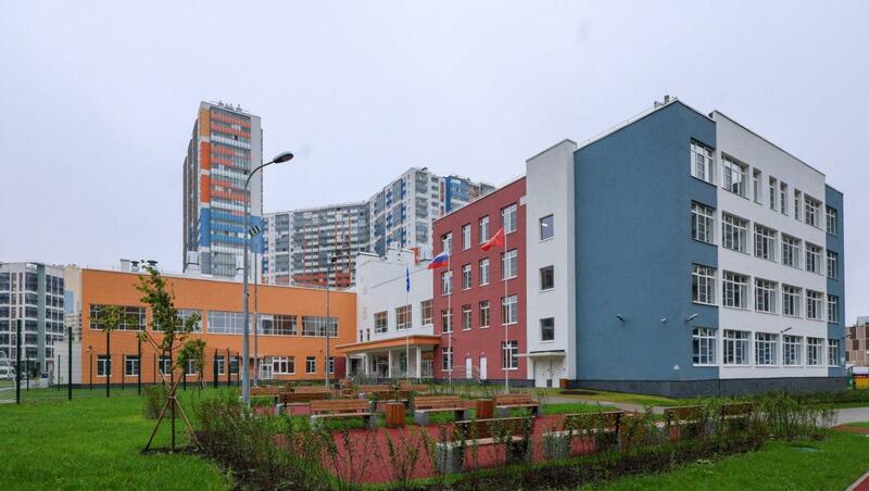В Приморском районе Петербурга открыли более 50 новых школ