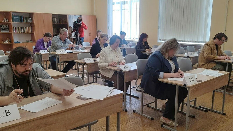 Родители сдали ЕГЭ в Петербурге 8 апреля 2026 года