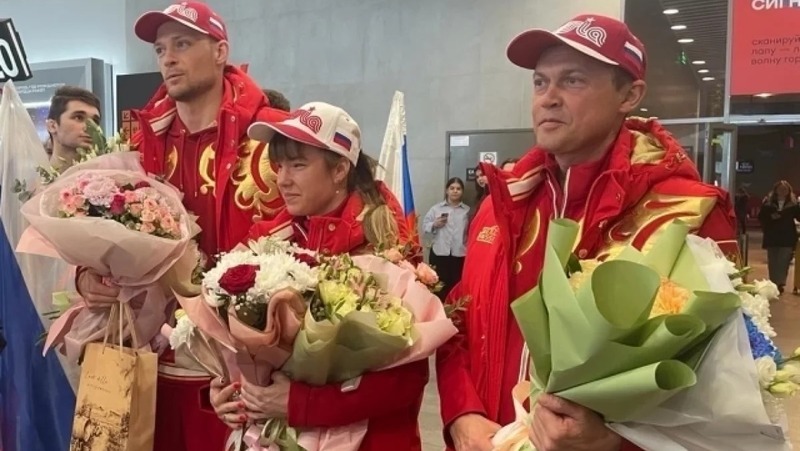 Паралимпийские чемпионы А.Багиян и С. Синякин вернулись в Пермь