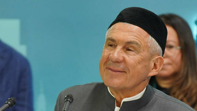 Минниханов поздравил жителей Татарстана с Сабантуем