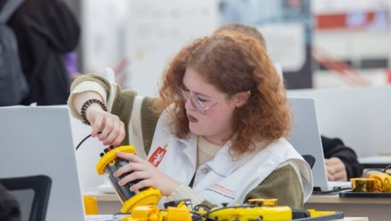 Екатеринбургская школьница Юлия Бахтина завоевала бронзовую медаль на чемпионате по робототехнике