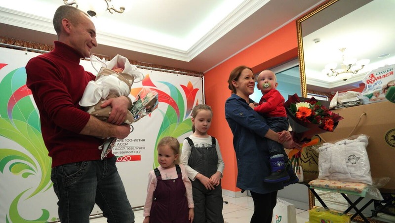 Около 1,9 тыс. комплектов детских принадлежностей выдали в РТ в 2025 году