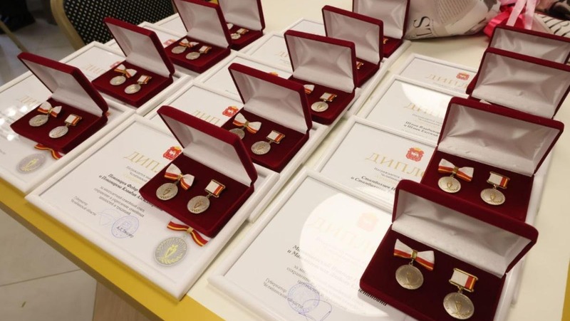 Текслер наградит знаком «Семейное счастье» 180 пар Челябинской области