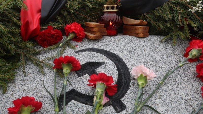 Останки 95 советских воинов с почестями предали земле в Петербурге