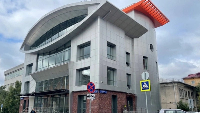 В Омске ввели в эксплуатацию пятиэтажный бизнес-центр у «Дружного мира»