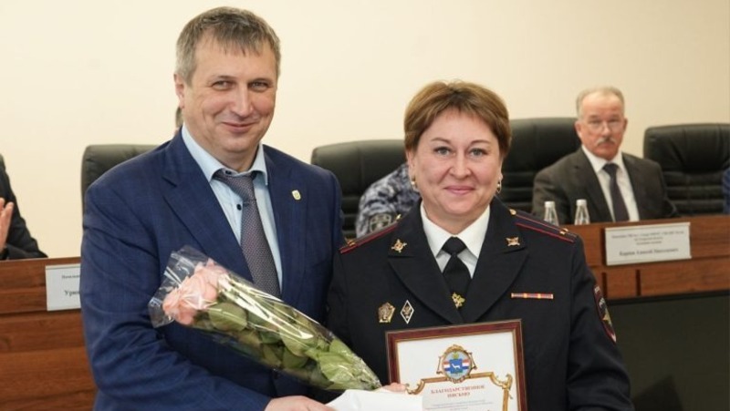 Носков вручил благодарности самарцам за помощь в предотвращении преступлений
