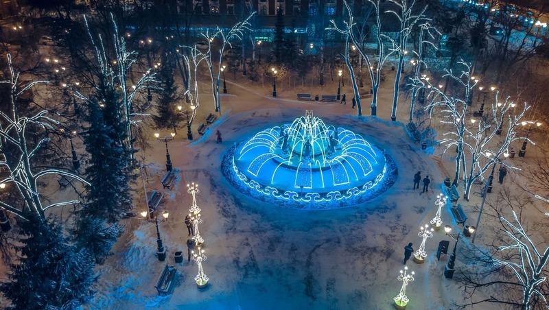 Новогоднюю иллюминацию начали устанавливать на центральных улицах Уфы