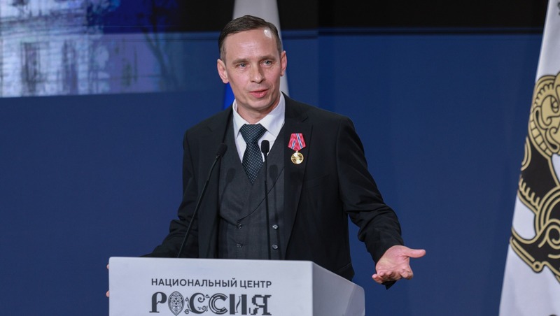 Челябинскому актёру вручили госнаграду в честь Дня артиста