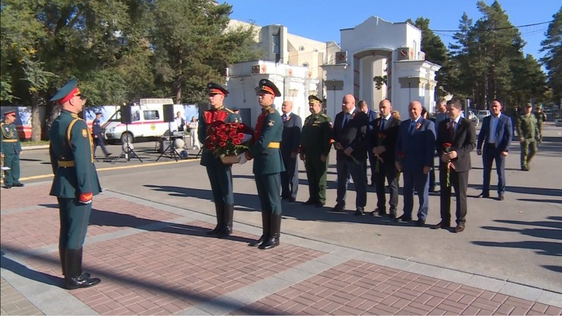 Церемония возложения цветов к памятнику Александра Михайловича Василевского состоялась в Хабаровске