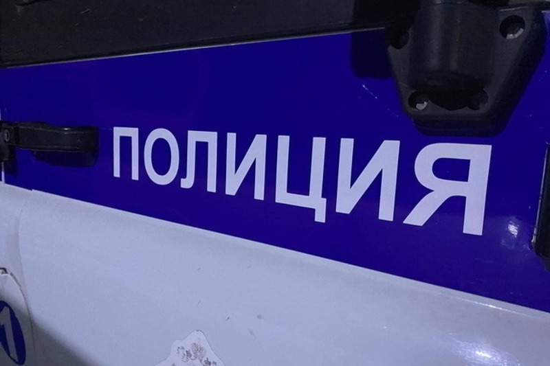 Омич на угнанном автомобиле устроил аварию и сбежал