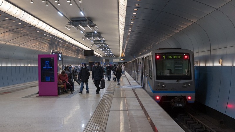 На станции метро «Авиастроительная» произошел сбой поездной аппаратуры в Казани
