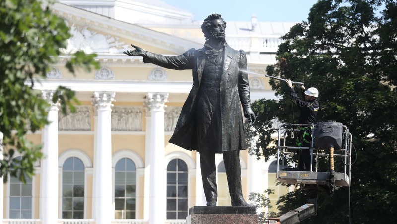 Памятник Пушкину отреставрируют на площади Искусств