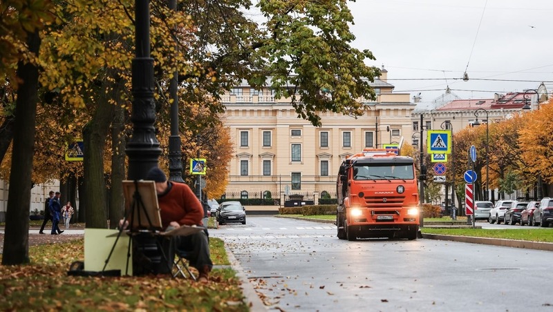 Более 210 тыс. цветов высадили за неделю в Петербурге