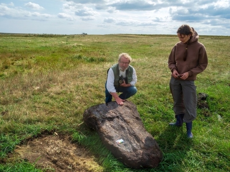 Древнюю стелу обнаружили в Челябинской области