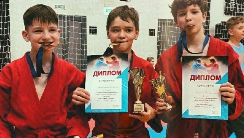 Юные спортсмены из Елабуги завоевали 2 золота и бронзу на республиканском турнире по самбо