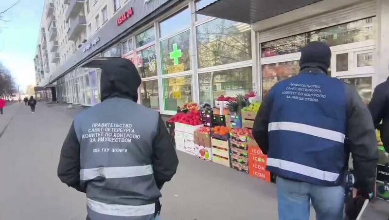 На проспекте Художников изъяли 350 кг фруктов и овощей