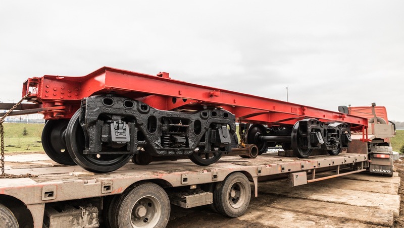 Новый арт-объект «Паровоз» начали устанавливать на набережной в Уфе