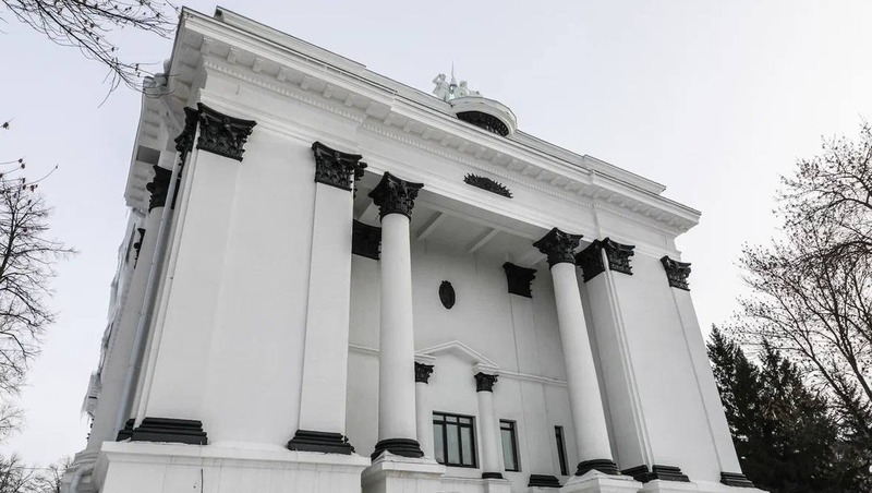 Кровлю и фасад бывшего кинотеатра «Победа» отреставрировали в Уфе