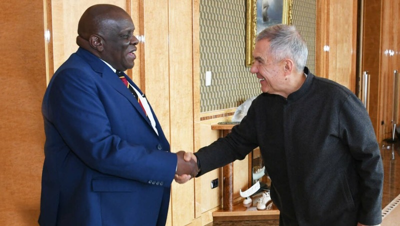 Рустам Минниханов провёл встречу с послом Уганды в РФ Мозесом Каваалууко Кизиге