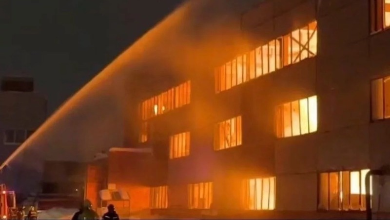 Пожар площадью 1 тыс. кв. м случился на складе в Перми