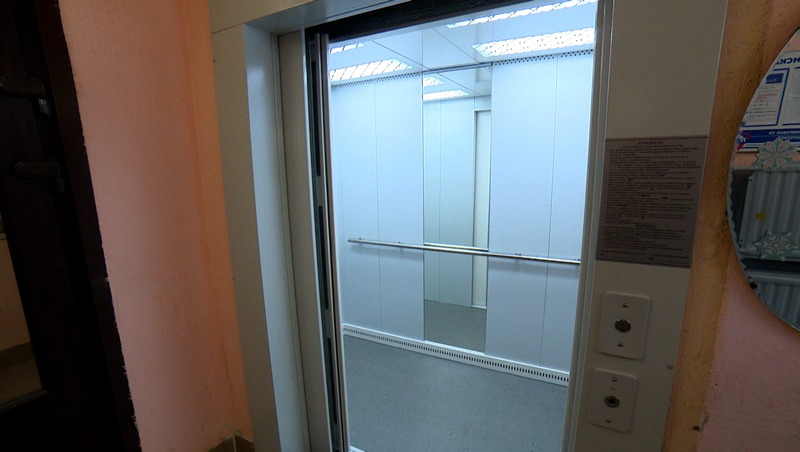 130 лифтов планируют обновить до конца 2025 года в Петербурге