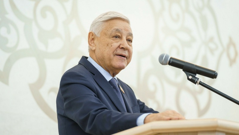 Мухаметшин вручил госнаграды 50 жителям РТ
