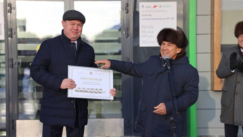 9 новых автомобилей скорой помощи получили челнинские больницы