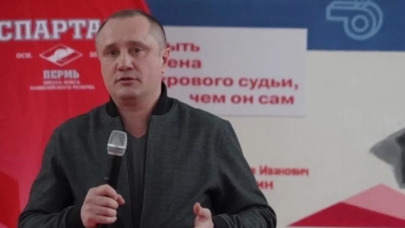 Боксёр В.Шарапов провёл мастер-класс на ринге для школьников в Перми