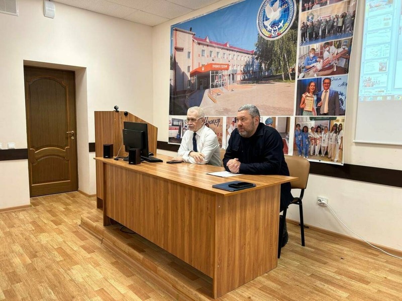 Глава муниципалитета обсудил с медиками Верхнего Услона предоставление жилья и диспансеризацию