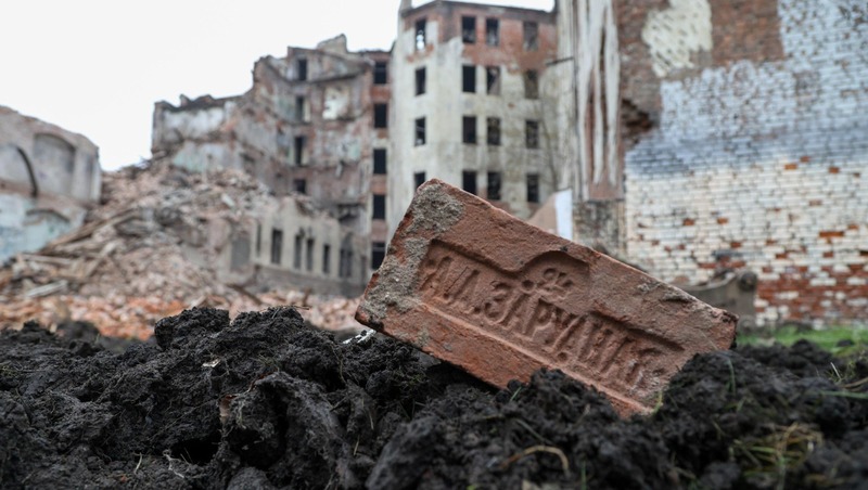 Демонтаж доходного дома завершили в Адмиралтейском районе Петербурге
