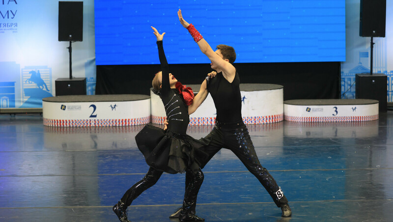 Около 1,5 тыс. спортсменов примут участие в Кубке России по акробатическому рок-н-роллу в Петербурге