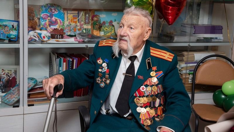 Военного журналиста Адольфа Буреева поздравили с 90-летием во Владимире