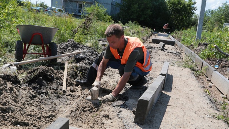 В Омске обновят 18 остановок