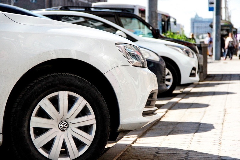 Омич потерял 3,5 млн рублей и автомобиль из‑за многоступенчатой схемы мошенников