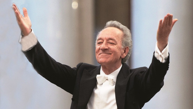 Мемориальную доску дирижёру Юрию Темирканову установят в Петербурге