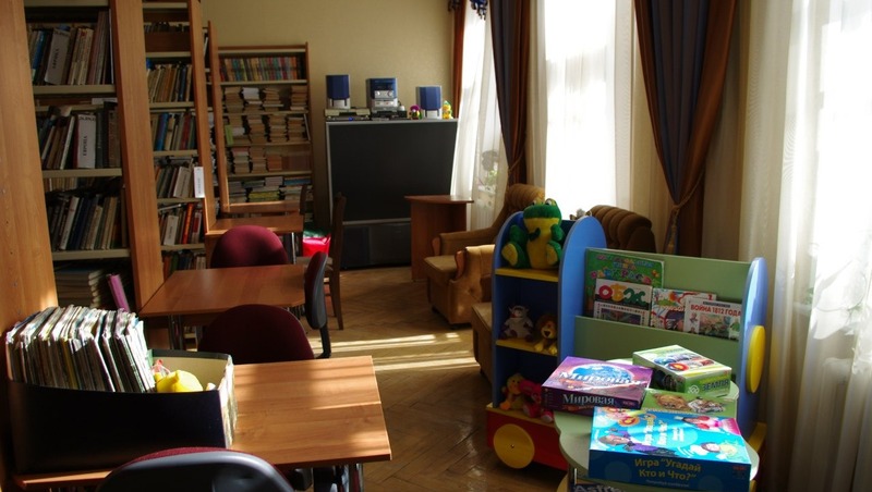 Беглов поздравил с 95-летием Юношескую библиотеку имени А. П. Гайдара