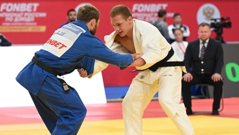 Паслер поздравил уральских спортсменов с Всероссийским днем самбо