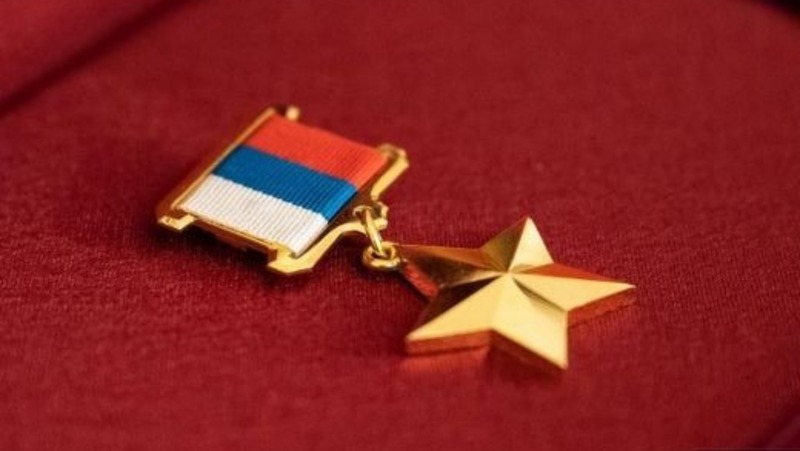 Паслер поздравил свердловчан с Днем Героев Отечества