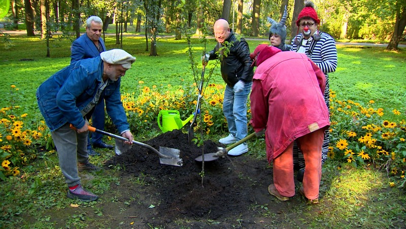 Дерево в память о Сергее Параджанове посадили на Елагином острове
